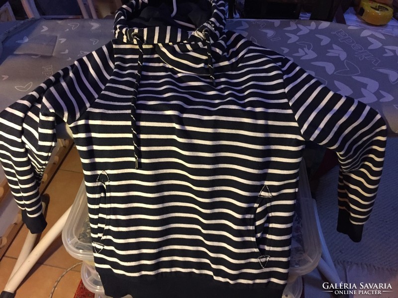 17&Co brand hooded blue-white striped women's cotton sweater m/l