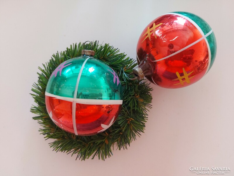 Régi üveg karácsonyfadísz zöld piros fesett gömb üvegdísz 2 db