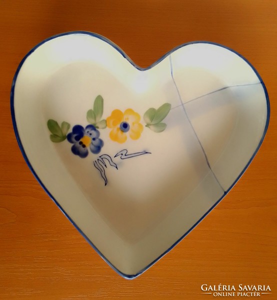 Kézzel festett virág mintás szív alakú porcelán tál sütőforma tortaforma kínáló hibátlan új