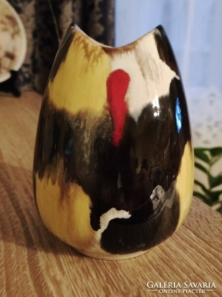 Small ceramic vase (12 cm)