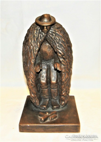 Árpád Somogyi - warming shepherd - bronzed ceramic statue - 25 cm