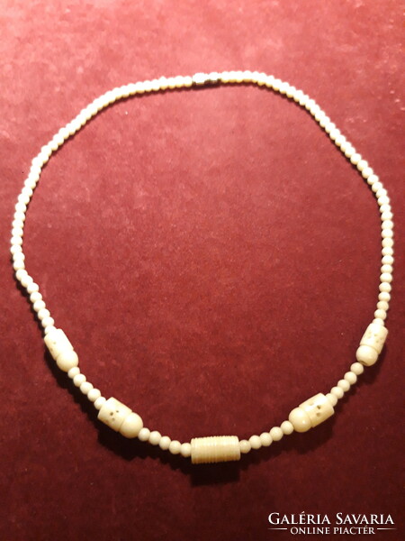 Old, short bone necklace - 45 cm