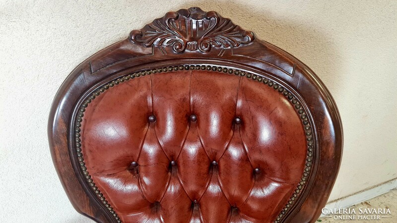 A628 Gyönyörű antik konyak színű neobarokk karfás fotel