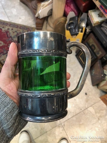 Uránzöld üveg, alpakka korsó, fél literes, hibátlan állapotban