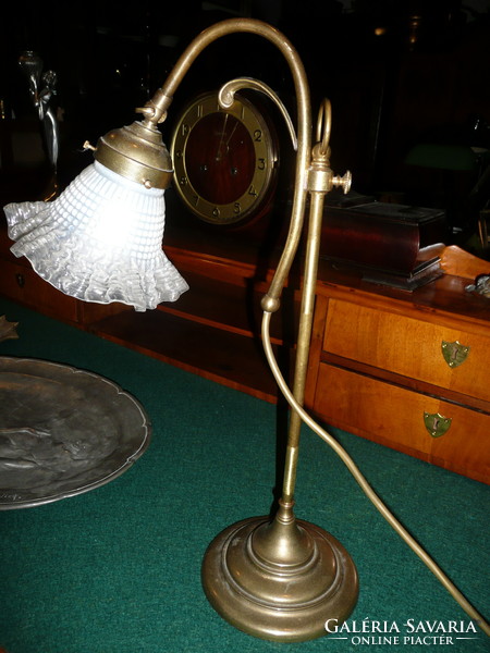 Állítható magasságú, antik, fodros üveg búrás szecessziós íróasztal lámpa / bank lámpa felújítva