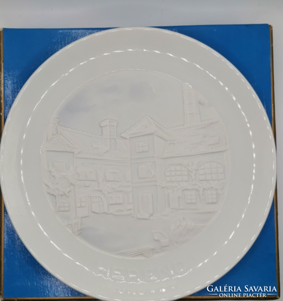 Herend, gift-boxed biscuit wall plate