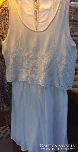 Fehér, többrétegű, madeira hímzésű nyári ruha ONLY márka, 38-as méret