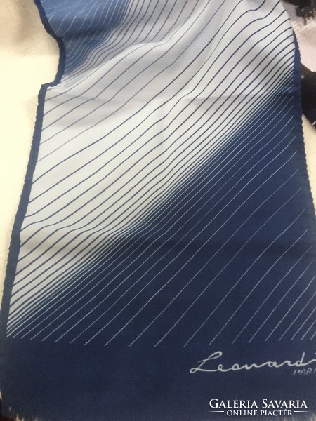 Leonardi Paris felirattal kék-szürke csíkos sál