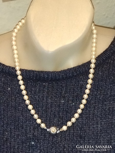 Gyönyörű vintage női nyaklánc nyakék gyöngyökkel 8k 333 fehér arany csattal.