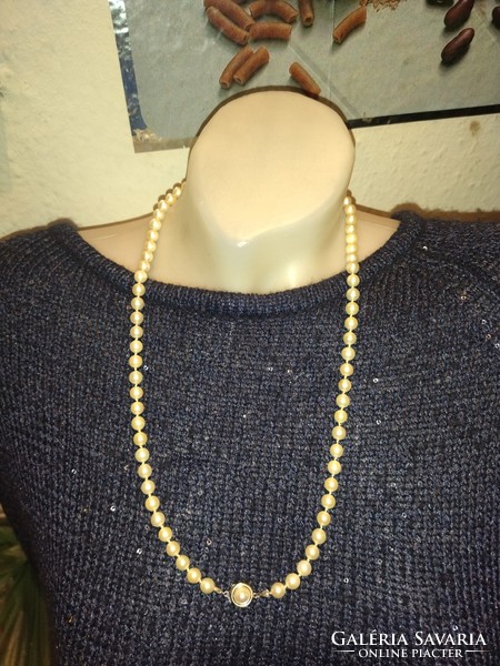 Gyönyörű vintage női nyaklánc nyakék gyöngyökkel 8k 333 arany medál csattal.