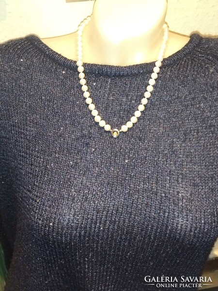 Gyönyörű vintage női nyaklánc nyakék gyöngyökkel 14k 585 arany csattal.