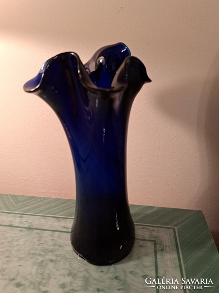 Blue glass vase with ruffled edges, 23 cm