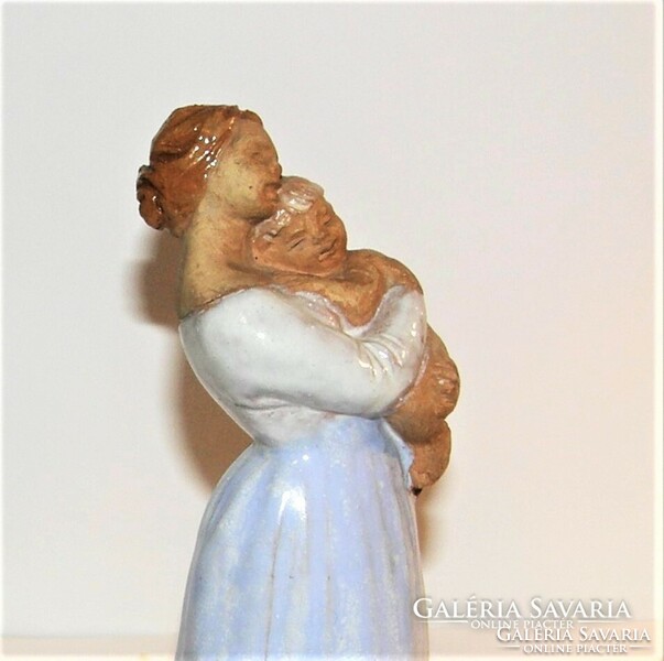 Garányiné standl katalin - ceramic figure of a mother with her child