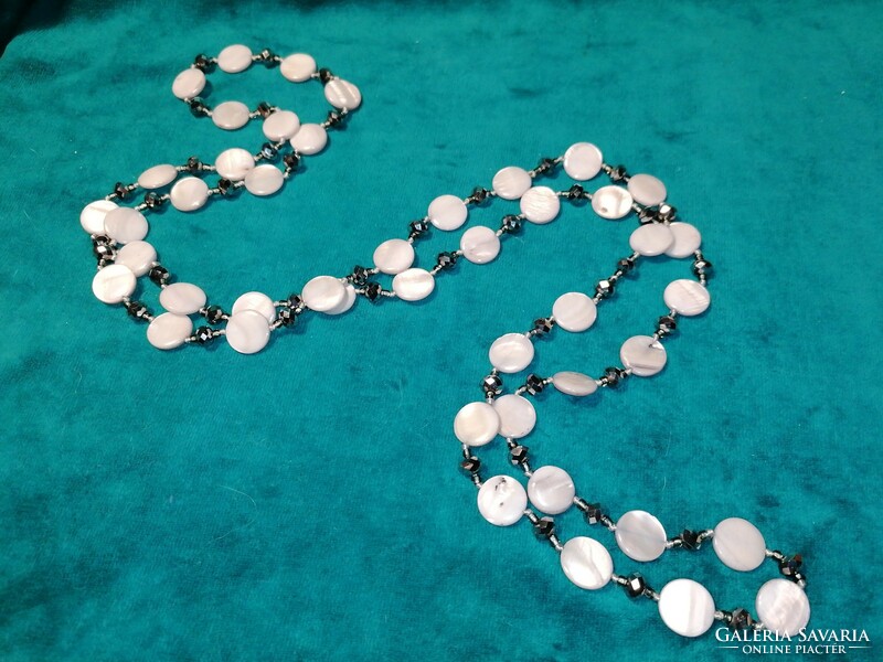 Long pearl necklace (575)