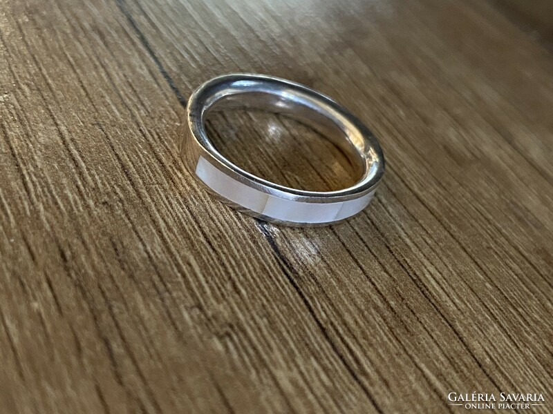 Beautiful, clean, mother-of-pearl 55, hallmarked silver ring