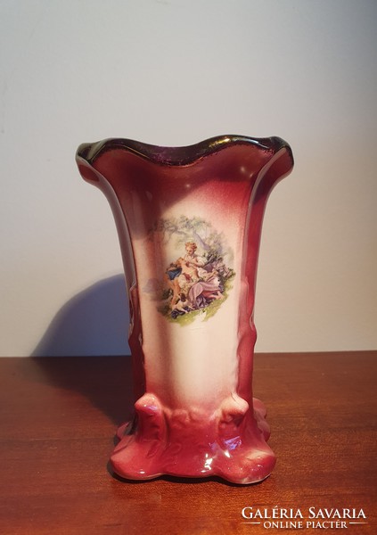 Csodás antik jelenetes fajansz váza, 16,5 cm