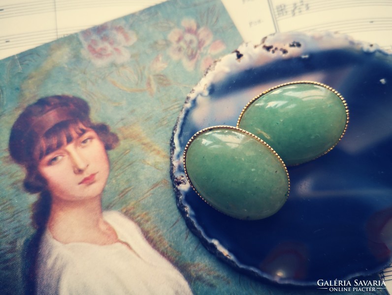 Vintage jade stone clip