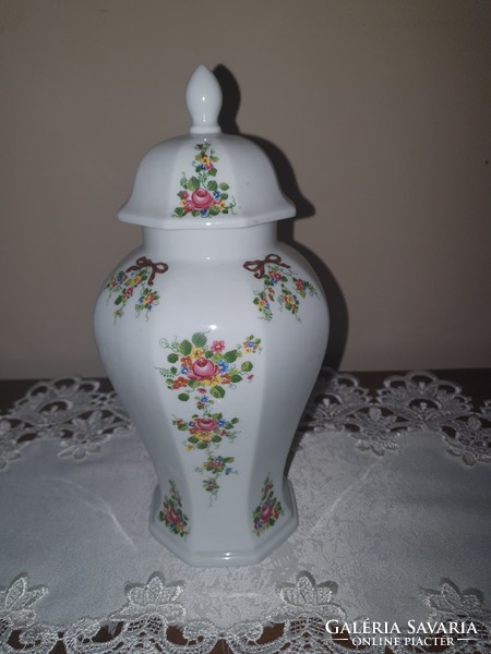 Jelzett Lichte porcelán fedeles váza, urnaváza