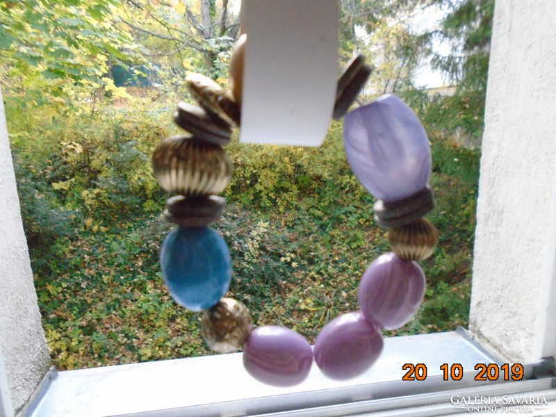 Brand new label bracelet made of gilded copper, purple and blue glass and wooden beads