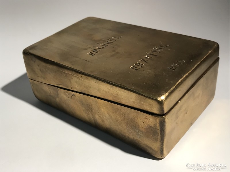 Solid copper memorial box weighing around half a kilo in perfect condition!