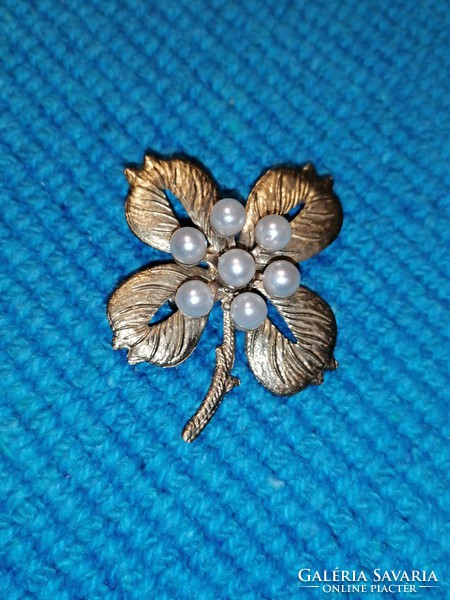 Floral retro brooch (385)