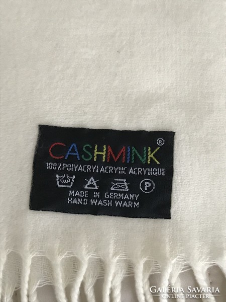 Cashmink márkájú sálak, 180 x 30 és 150 x 30 cm méretben