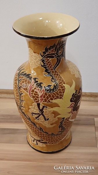 Flawless, huge, Chinese porcelain vase, floor vase. 52 cm high.