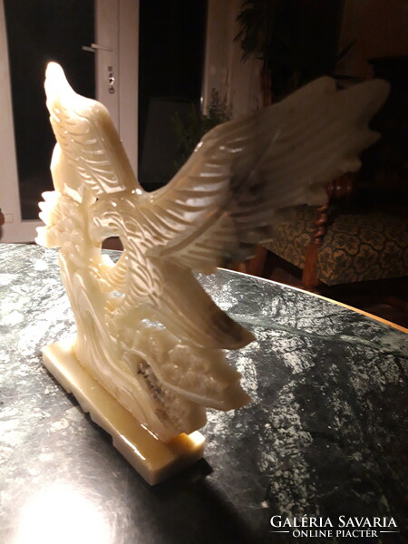 Chinese carved alabaster stone eagle table ornament