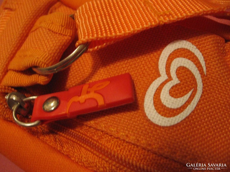 Retro reklám narancs színű nyakba akasztós kis táska Algida szív