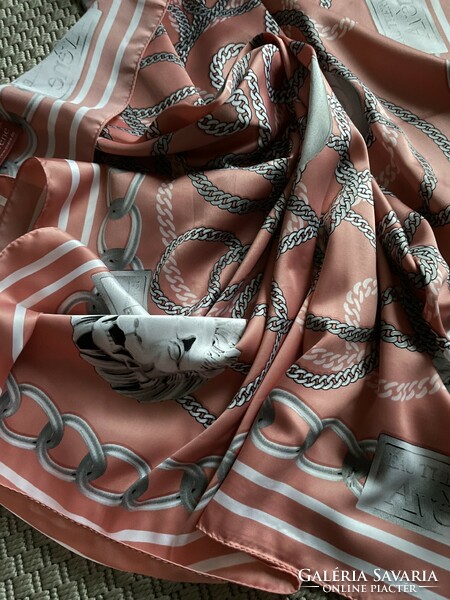 “Avene” pasztell színű virágos vintage elegáns kendő