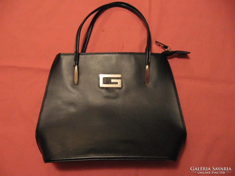 Fekete G by GUESS retro műbőr táska