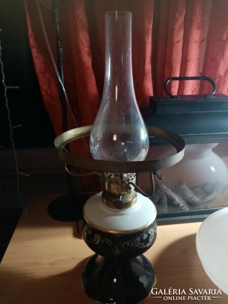 Petróleum lámpa porcelán (búra nélkül)
