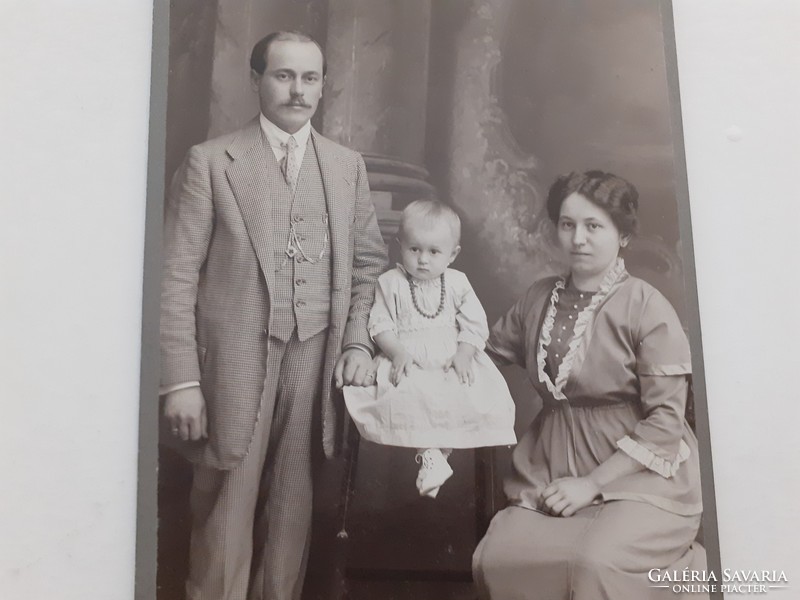 Antik családi fotó Fleck & Kraus Wien műtermi bécsi fénykép régi babafotó