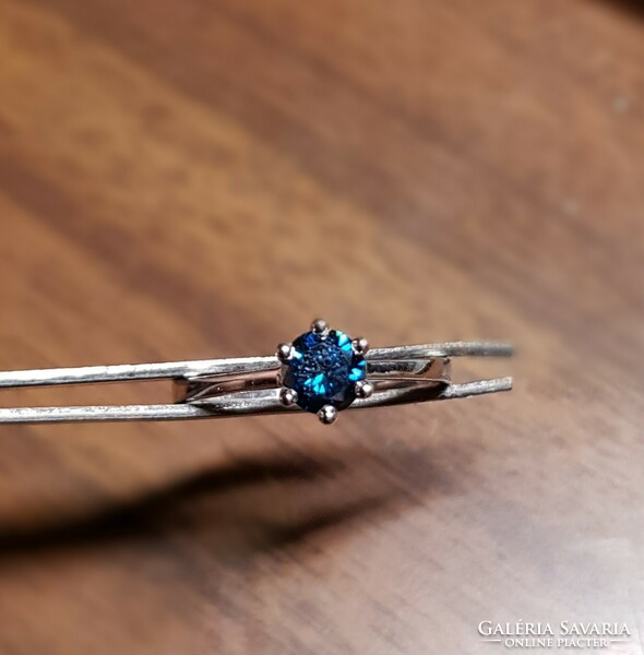 14 kt fehérarany 0,45 ct BLUE (kék) brill gyűrű