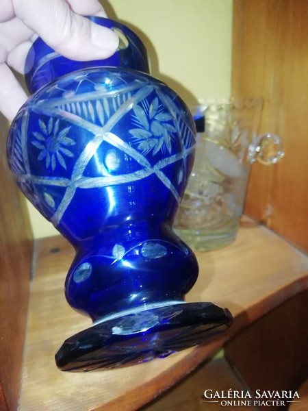 Antique blue crystal vase in perfect condition, thank you very much for your attention