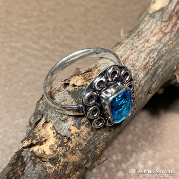 Kék köves ezüstözött gyűrű 7,75 méret (18 mm átmérő) szép kék köves ezüst szín gyűrű