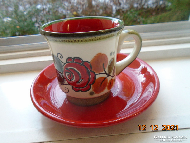 Kézzel festett majolika kávés készlet dombor vörös rózsa mintával Schramberg Majolika Fabrik