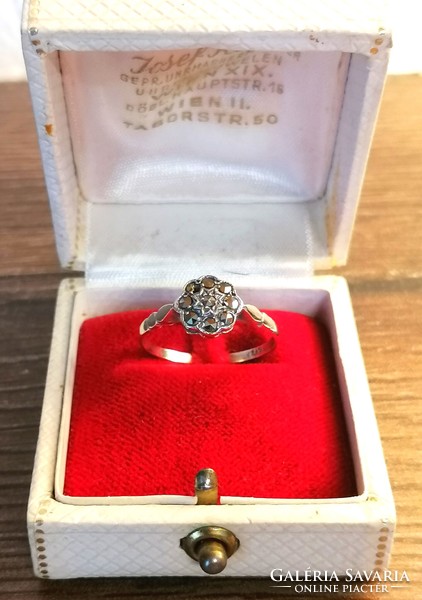 Antik margaréta jelzett ezüst gyűrű markazitokkal