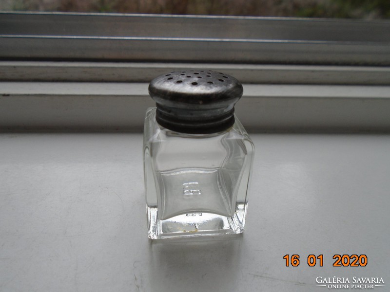 Marked, rectangular, polished thick glass (crystal glass?) Salt spray, sometimes with silver-plated cap