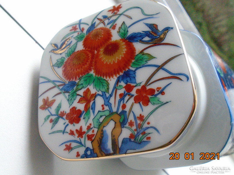 Imari Style Empress Garden(=Császárnő Kertje) kidomborodó festéssel madaras virágos fedeles tartó