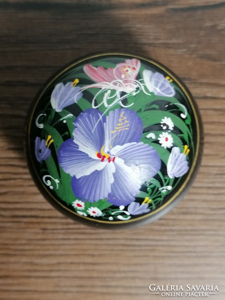 Hand painted black lacquer box with a beautiful flower pattern