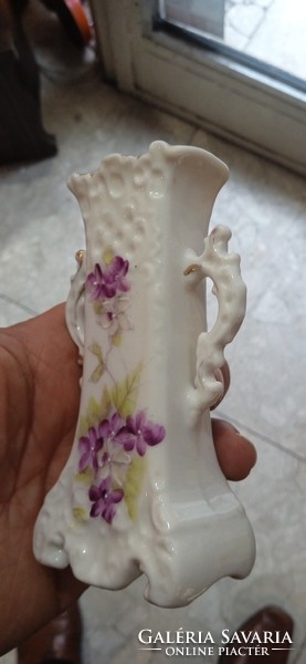 Osztrák porcelán váza, 15 cm-es nagyságú ritkaság.