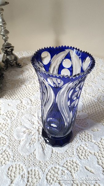 Beautiful, thick blue glass crystal vase 24.5 cm.