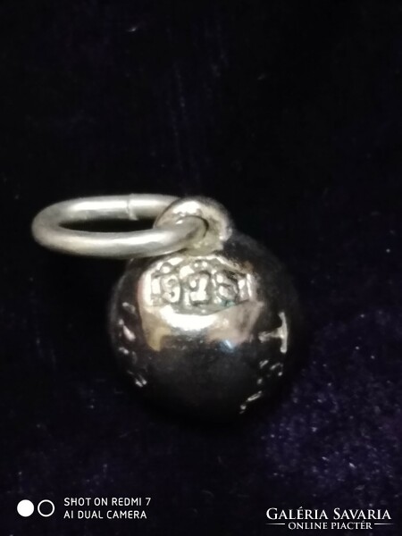 Silver (925) tiffany ball pendant.