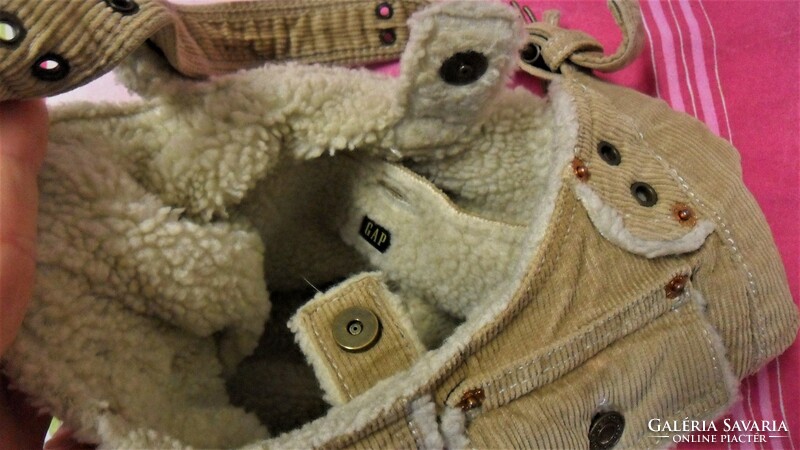 Stylish handbag made of corduroy with Gap teddy lining. Approx.: 30 x 23 cm.