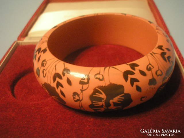 N7 flower ornate wooden wide custom bracelet, 6.5 Cm