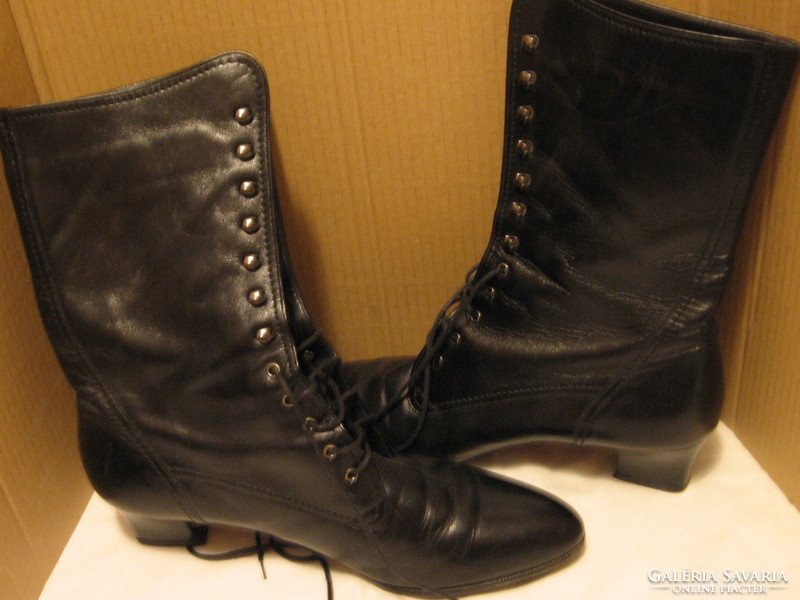 Black gaban khan-khan, can can shoes, boots with scottish lined 39's