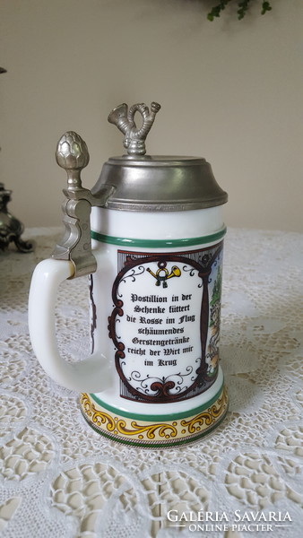 Bmf tin lid, musical frosted glass jug