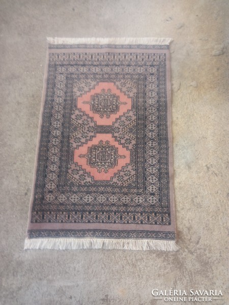 105 x 60 cm kézi csomózású Pakisztáni Bochara szőnyeg eladó