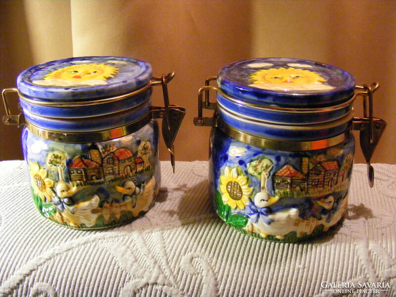 2 ceramic spice containers with buckles